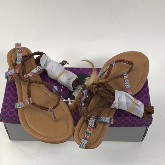 SIZE 7-BRAID LACE UP-PRICE FIRM-😍😍HOST PICK😍😍 - Picture 5 of 8